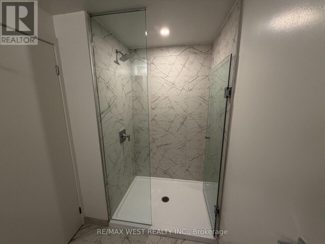 Photo du bâtiment - 252 Church St