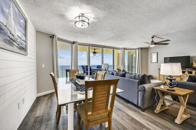 Foto del edificio - 10515 Front Beach Rd