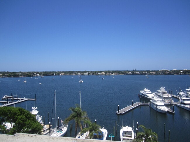 Building Photo - 1208 Marine Way