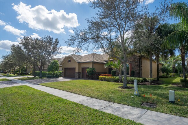 Building Photo - 4127 Siena Cir