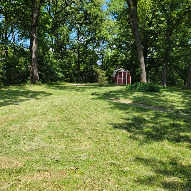 Building Photo - 3130 Country Club Dr