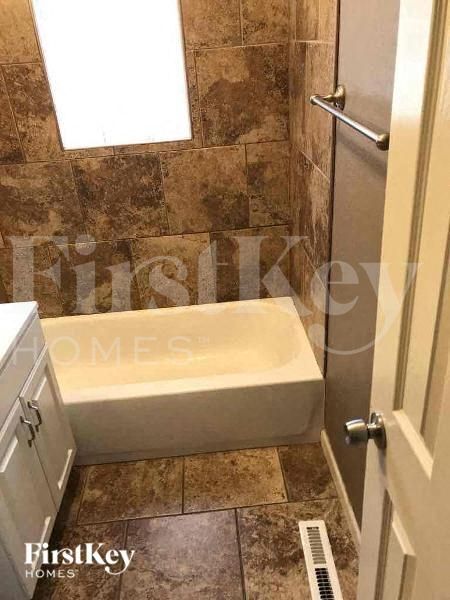 Foto del edificio - 7520 E 75 St