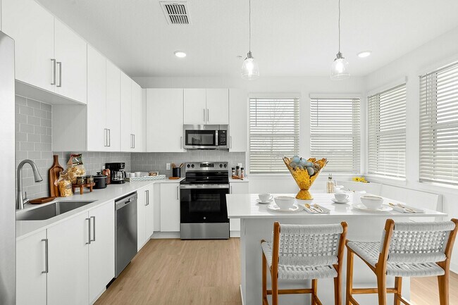 Islas de cocina con encimeras de cuarzo - Marlowe Live Oak