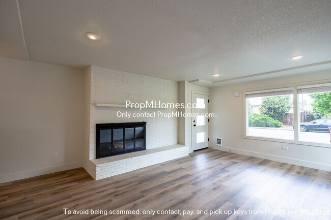 Foto del edificio - Well-Designed 1-Bedroom Duplex in Vibrant ...