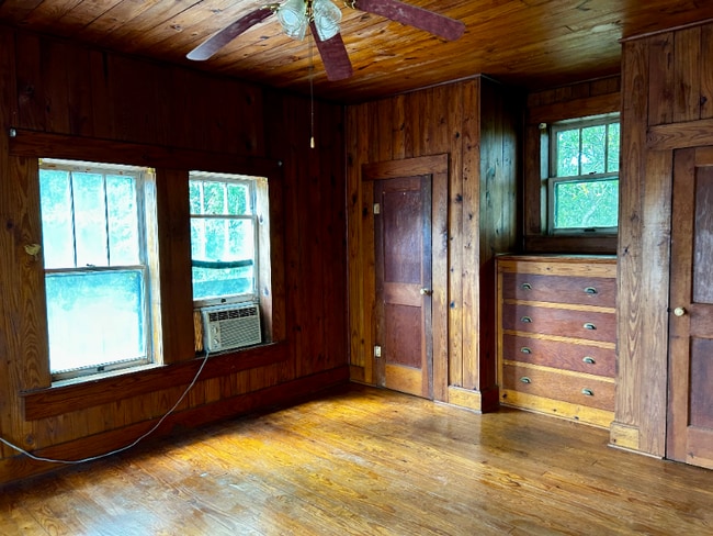 Building Photo - 308-310 S Bobcat Alley