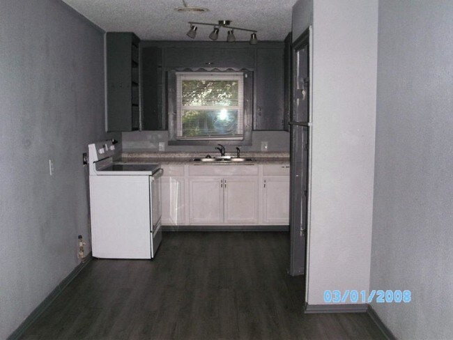 Foto del edificio - 38 E 50th St N