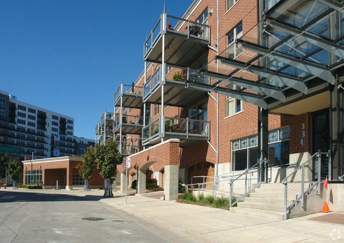 The Waterfront Apartments Milwaukee, WI