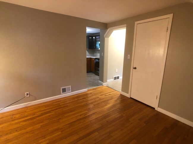 Building Photo - 36 Rivermount Terrace