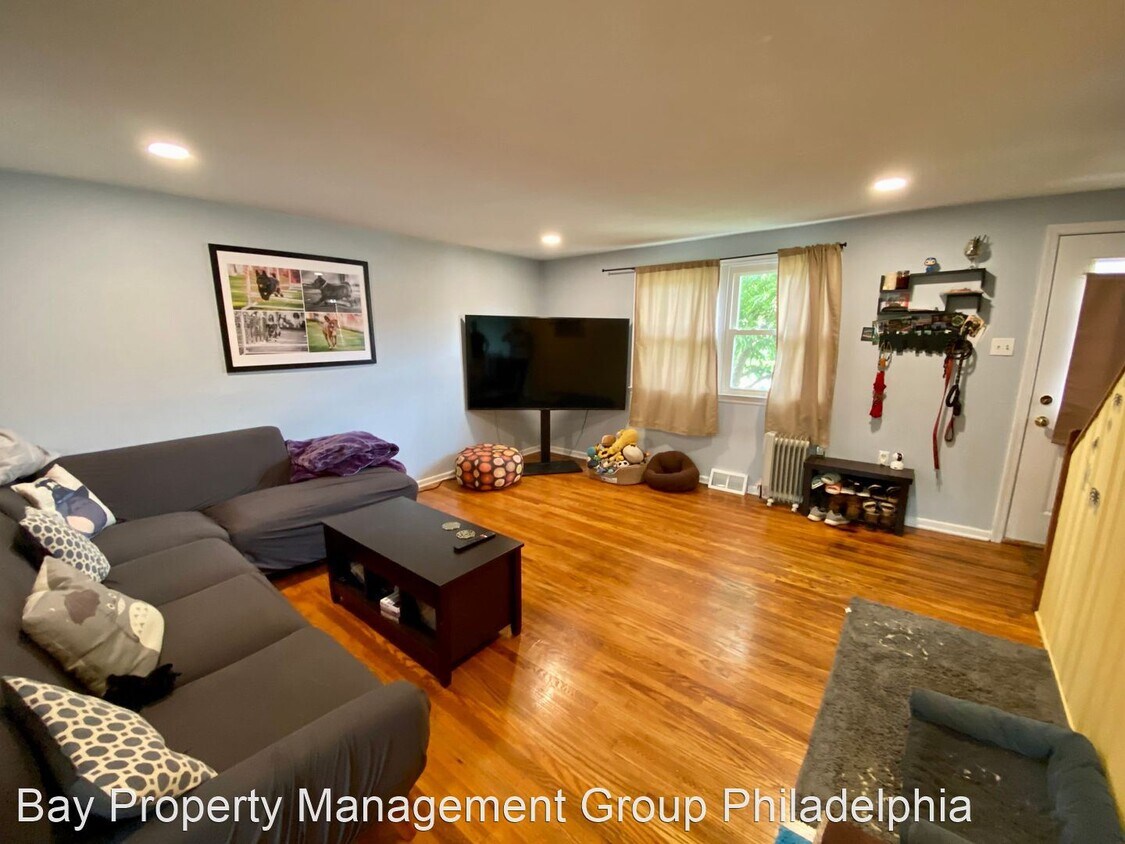 Primary Photo - 3 br, 1 bath House - 721 S Penn St