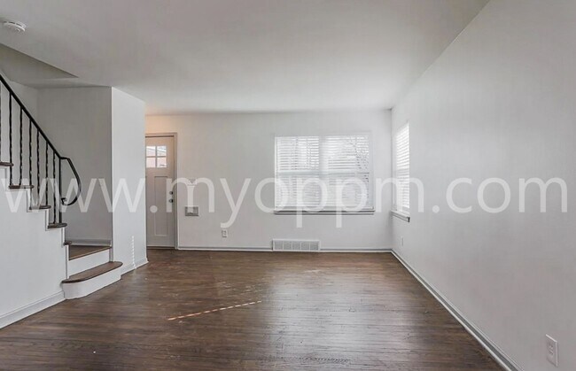 Foto del edificio - 4360 Davenport St