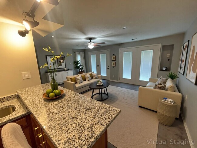 Foto del edificio - Spacious 3 bedroom 3.5 Baths 2 Home Office...