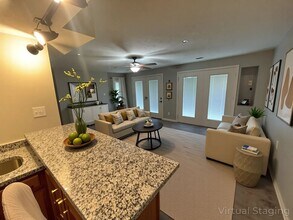 Building Photo - 237 Devonshire Dr Building Photo - 237 Devonshire Dr