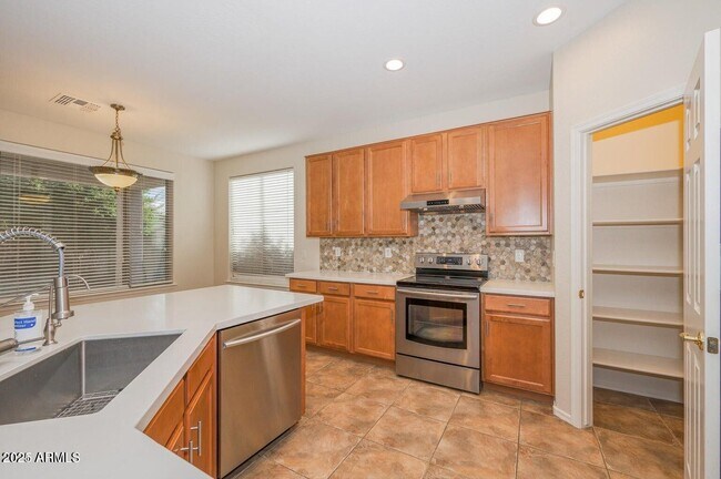 Foto del edificio - 8781 W Hayward Ave