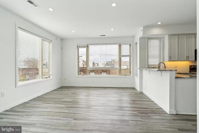 Foto del edificio - 1738 Dickinson St