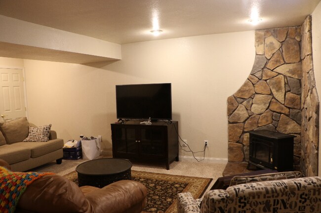 Foto del edificio - 3916 Eagles Nest Dr