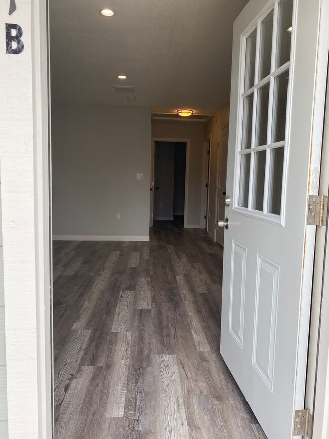 Building Photo - Coming Soon!!! High End Brand New 2Bed/1Bath Backyard Additional Dwelling Available NOW!