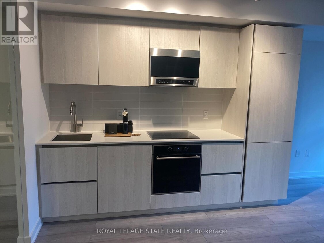 Primary Photo - 110 Broadway Ave