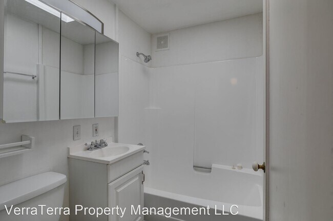 Building Photo - 4 br, 1.5 bath House - 16283 10th Ave NE