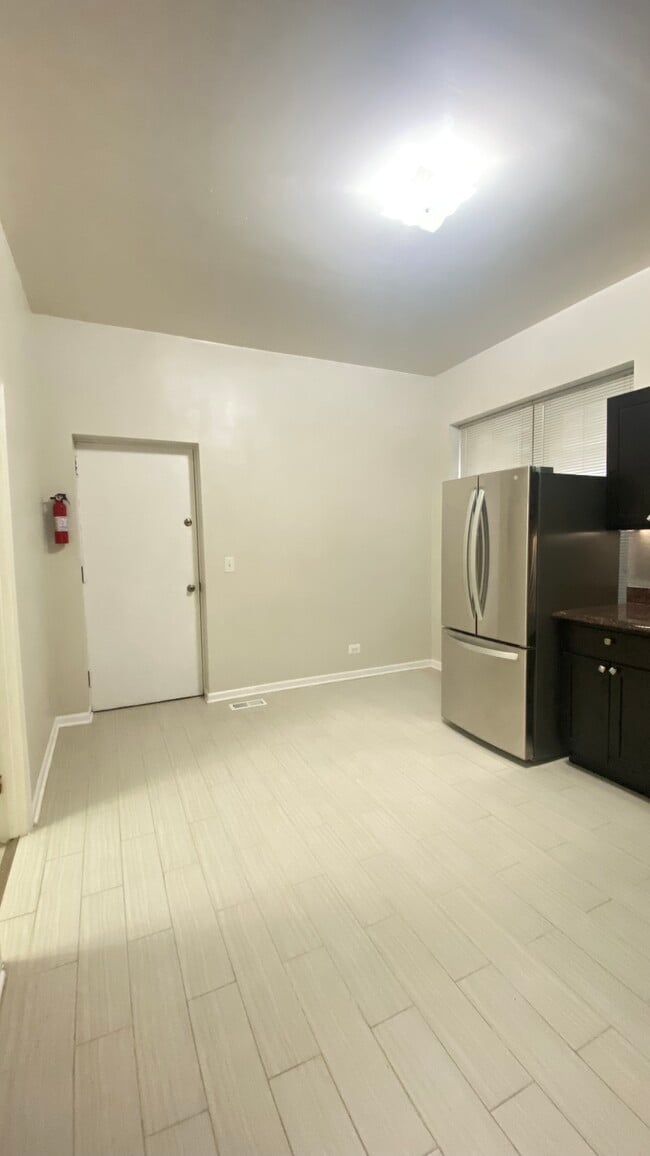 Foto del edificio - 2641 W Haddon Ave