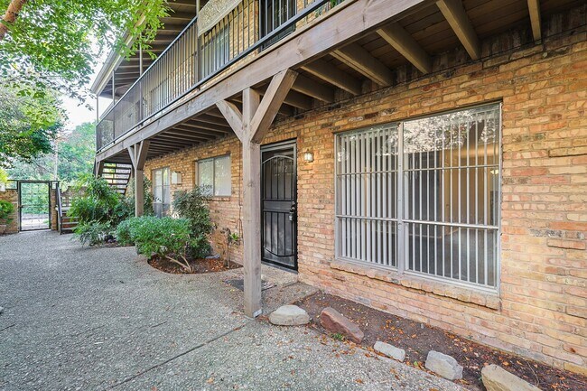Foto del edificio - 3901-3903 Hawthorne Ave