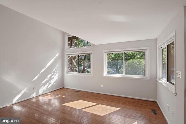 Foto del edificio - 2050 Winged Foot Ct
