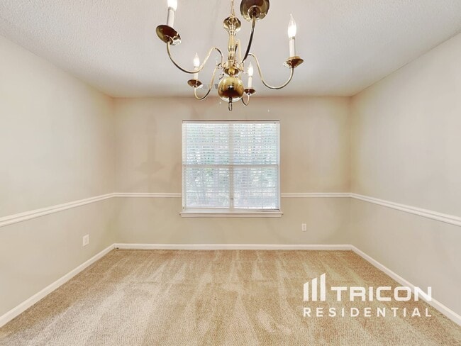 Building Photo - 4340 Caroline Ct