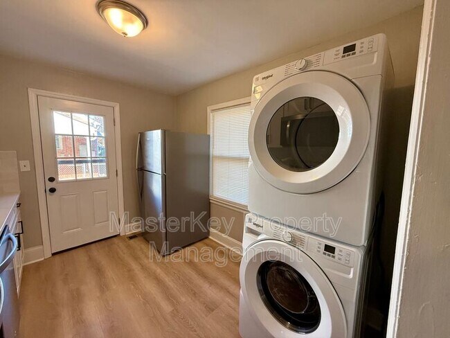 Foto del edificio - 1411 Hudson Ave