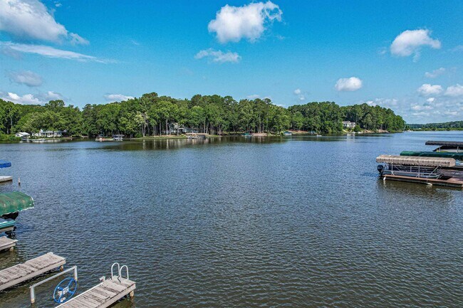 Building Photo - 375 Arrowhead Trail