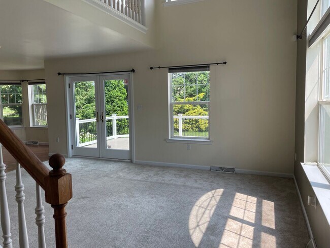 Foto del edificio - Luxury 3 Bedroom, 1.5 Bathroom End of Row ...