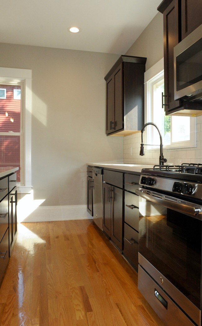 Building Photo - 234 Marion Ave NW