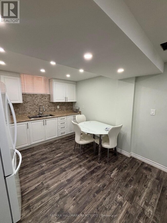 Building Photo - 5451 Richmeadow Mews