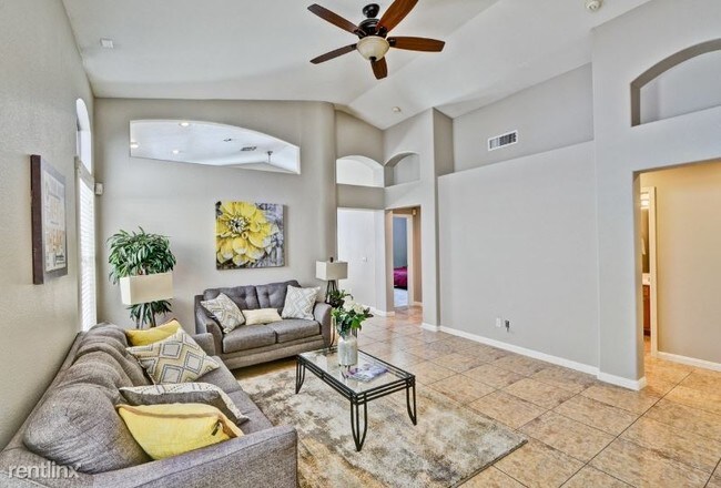 Foto del edificio - 3 br, 2 bath House - 8377 W. Melinda Lane
