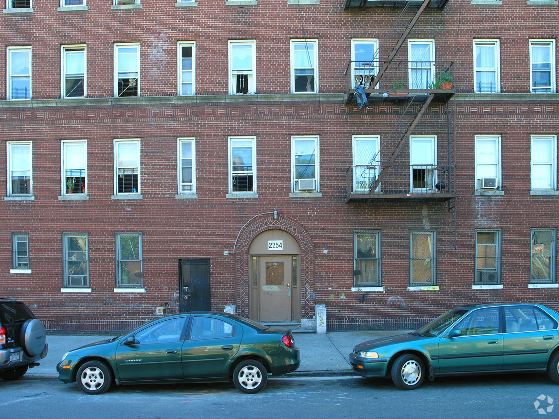 Building Photo - 2254 Crotona Ave