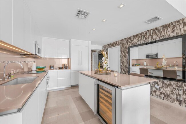 Foto del edificio - 88 SW 7th St