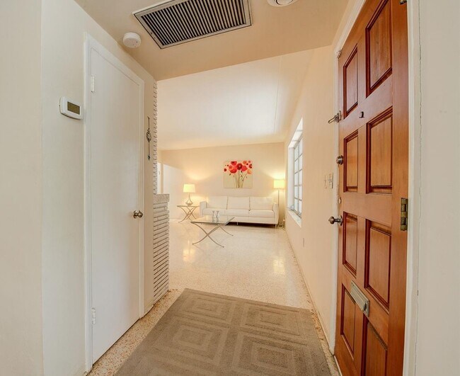 Foto del edificio - 9500 Carlyle Ave