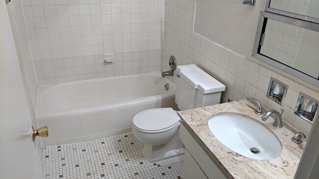 Foto del edificio - 1520 Central St