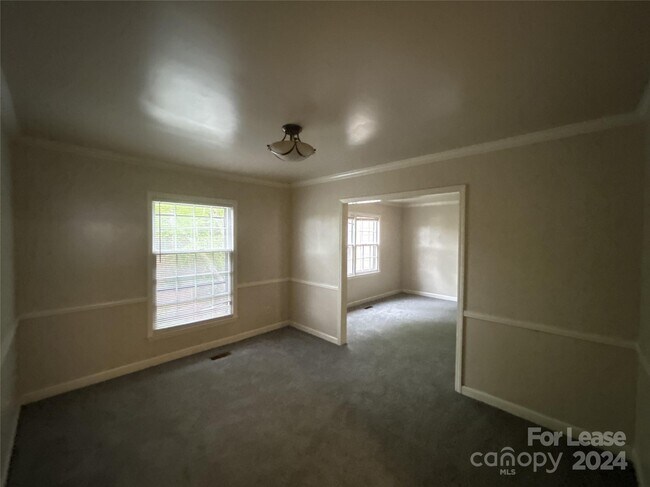 Building Photo - 6628 Bunker Hill Cir