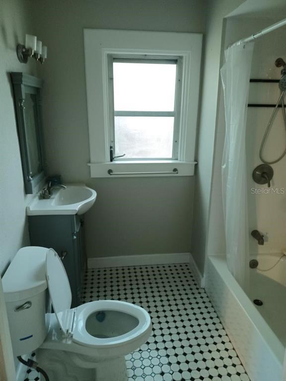 Foto del edificio - 1290 Idlewild Dr