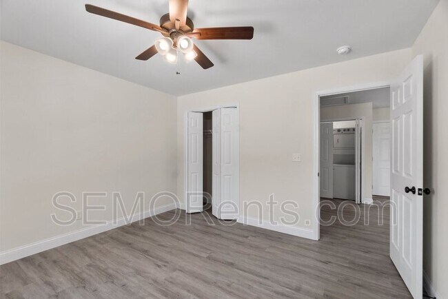 Foto del edificio - 222 Coles Hills - 302