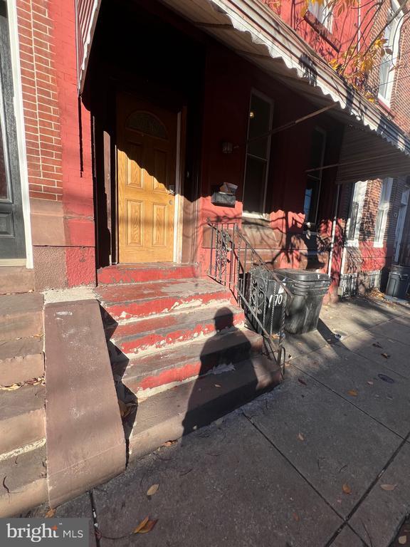 Primary Photo - 1709 W Montgomery Ave