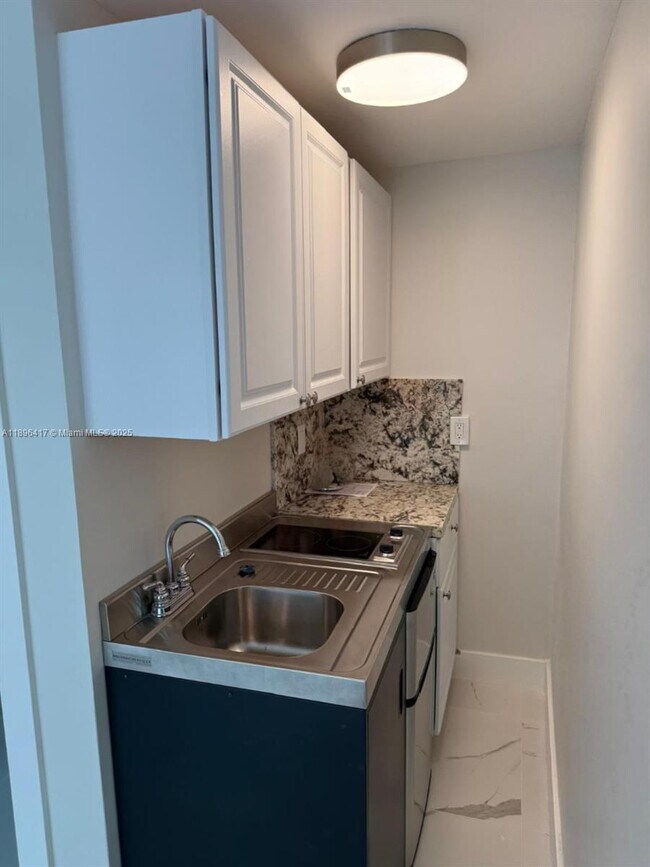 Foto del edificio - 1050 NW 25th Way