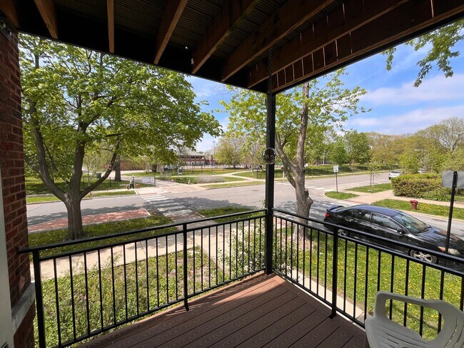 Foto del edificio - 5347-5353 W Belle Plaine Ave