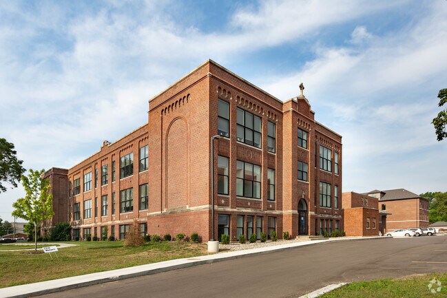 Foto del edificio - The James - Luxury Senior Residences