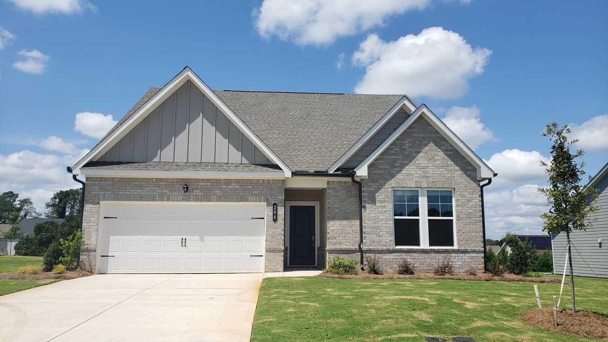 2025 Nueva construcción - 208 Overton Dr