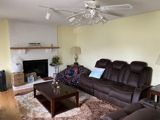 Building Photo - 3008 Tandem Ct