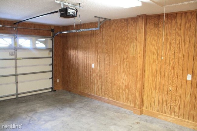 Building Photo - 3 br, 2 bath Condo - 583 Eagle Blvd