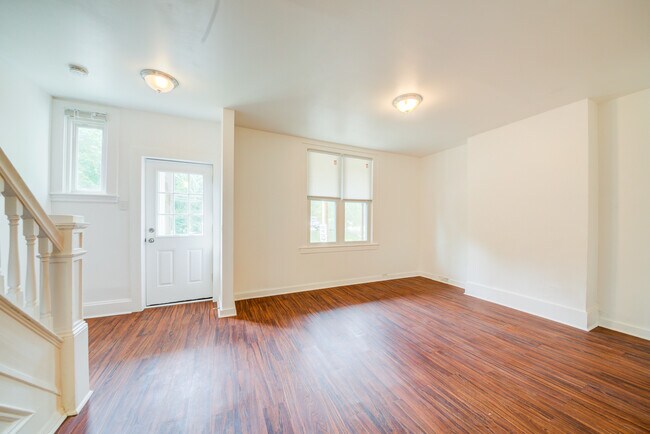 Building Photo - AVAILABLE AUGUST 2026 - RENOVATED 2+ Bedroom Home in MT. WASHINGTON!