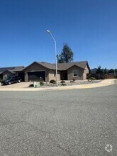 Building Photo - 4045 Pembroke Ln