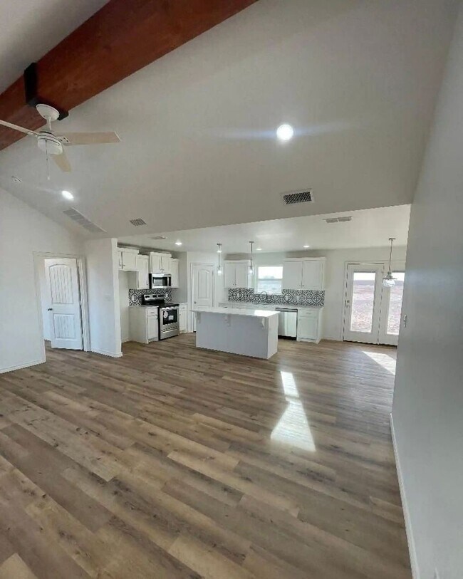 Foto del edificio - Brand NEW 3 Bedroom on 1 Acre in Idalou ISD!
