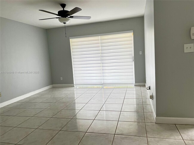 Foto del edificio - 1200 SW 113th Ter